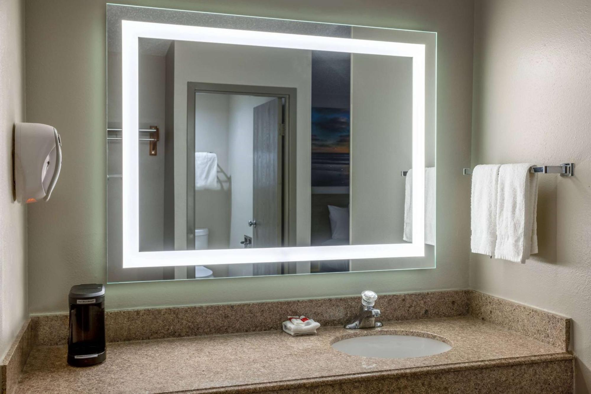 Days Inn By Wyndham Pleasant Prairie Kenosha Buitenkant foto