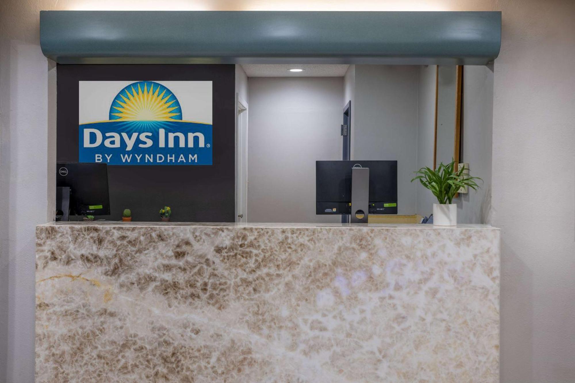 Days Inn By Wyndham Pleasant Prairie Kenosha Buitenkant foto